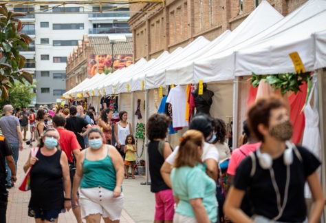 La II Fira d’Economia Social i Solidària omple Can Batlló de projectes transformadors
